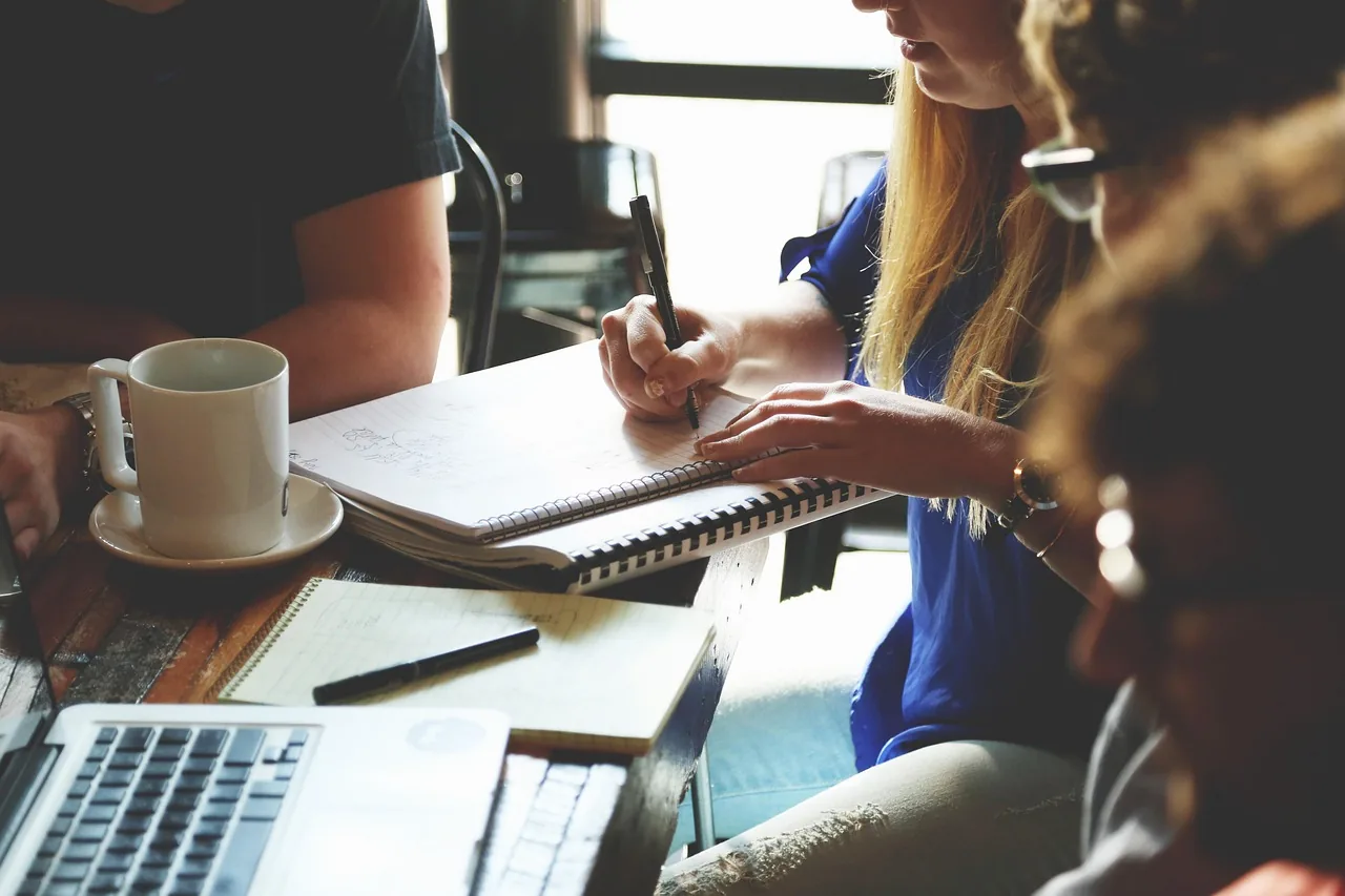 Agiles Projektmanagement in IT-Projekten: Methoden, Tools und Praxis