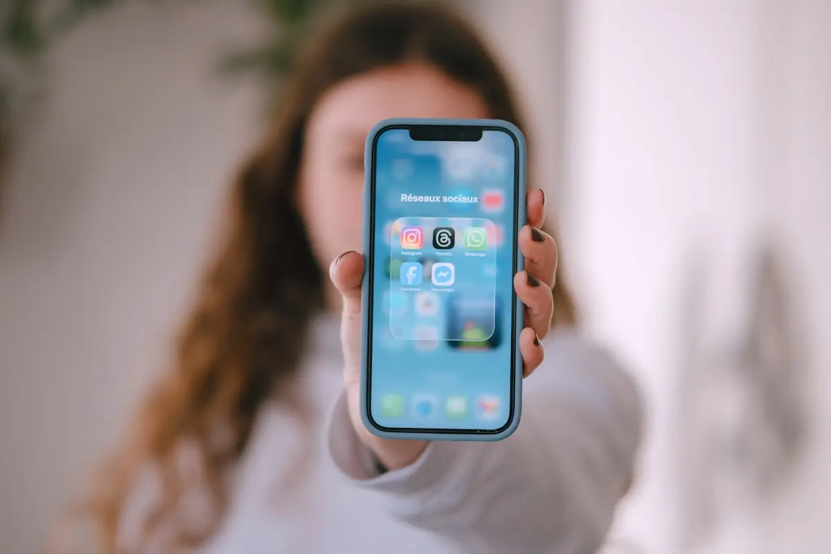 Social-Media-Apps Instagram, WhatsApp, Facebook und Messenger auf einem Smartphone — die Top Apps der Welt