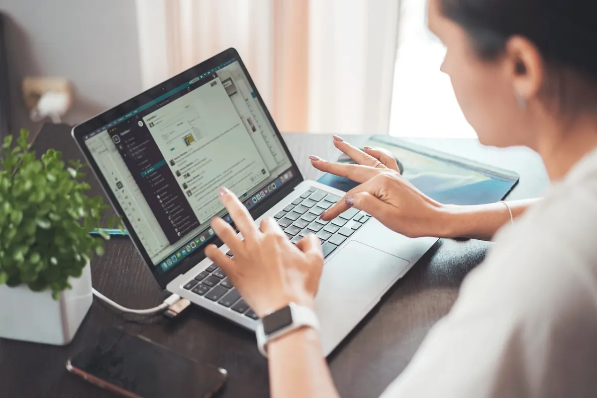 Cloud-Backup-Administration auf dem Laptop — Online-Replikation in Immutable Storage