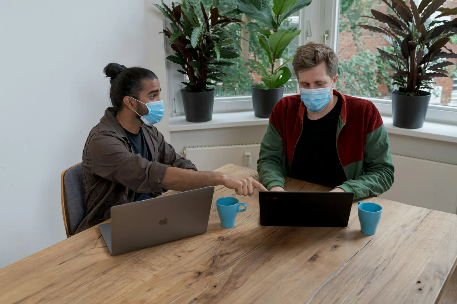 Flexibles Arbeiten 2026: Remote, hybrid, modern — so bauen KMU den modernen Workplace