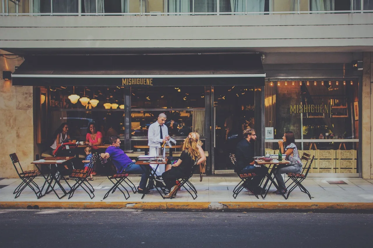 Digitalisierung Gastronomie: IT, POS, TSE & WLAN — der Praxis-Guide 2026