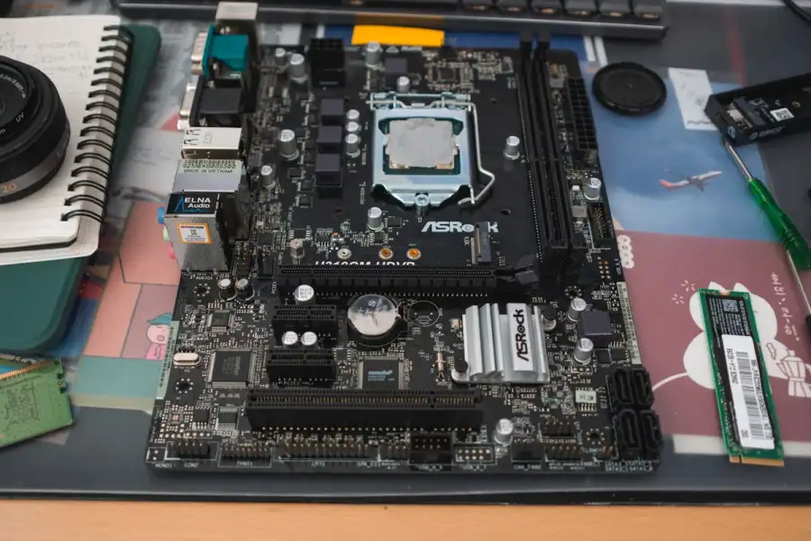 Mainboard mit M.2-Slot — NVMe-SSD ist der heutige Standard für schnellen Gerätespeicher
