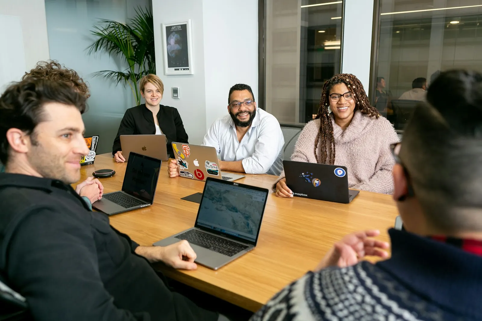 IT-Team verwaltet lokale Admin-Rechte zentral über Microsoft Intune Endpoint Privilege Management