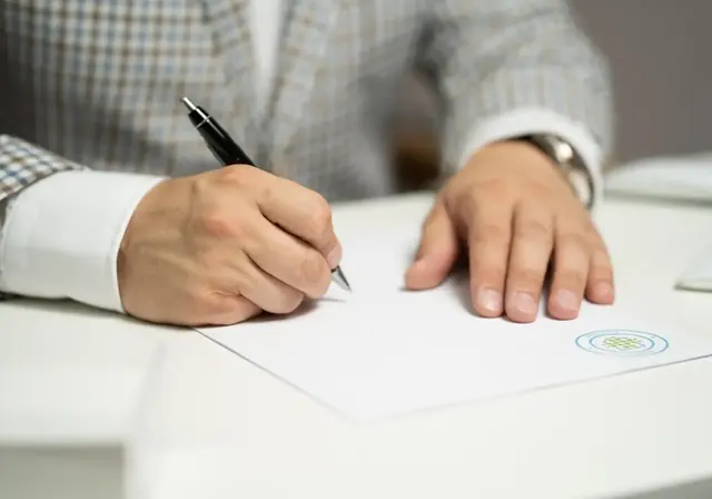 SLA-Verhandlung für Lieferantenbeziehungen — Verträge schriftlich fixieren
