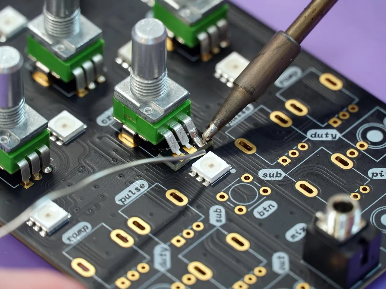 Motherboard (Mainboard) im Business: Was IT-Entscheider 2026 wissen müssen
