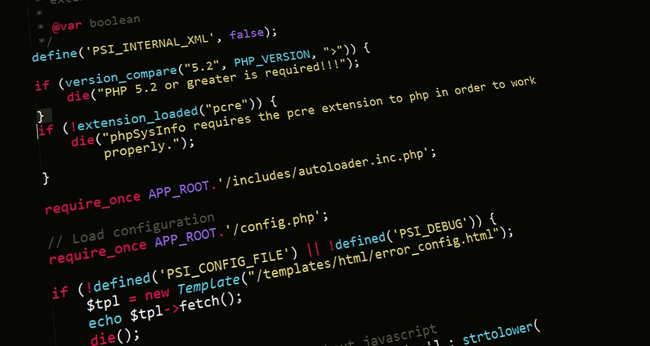 Cybersicherheit im Oktober 2026 — PHP-Quellcode auf einem Bildschirm