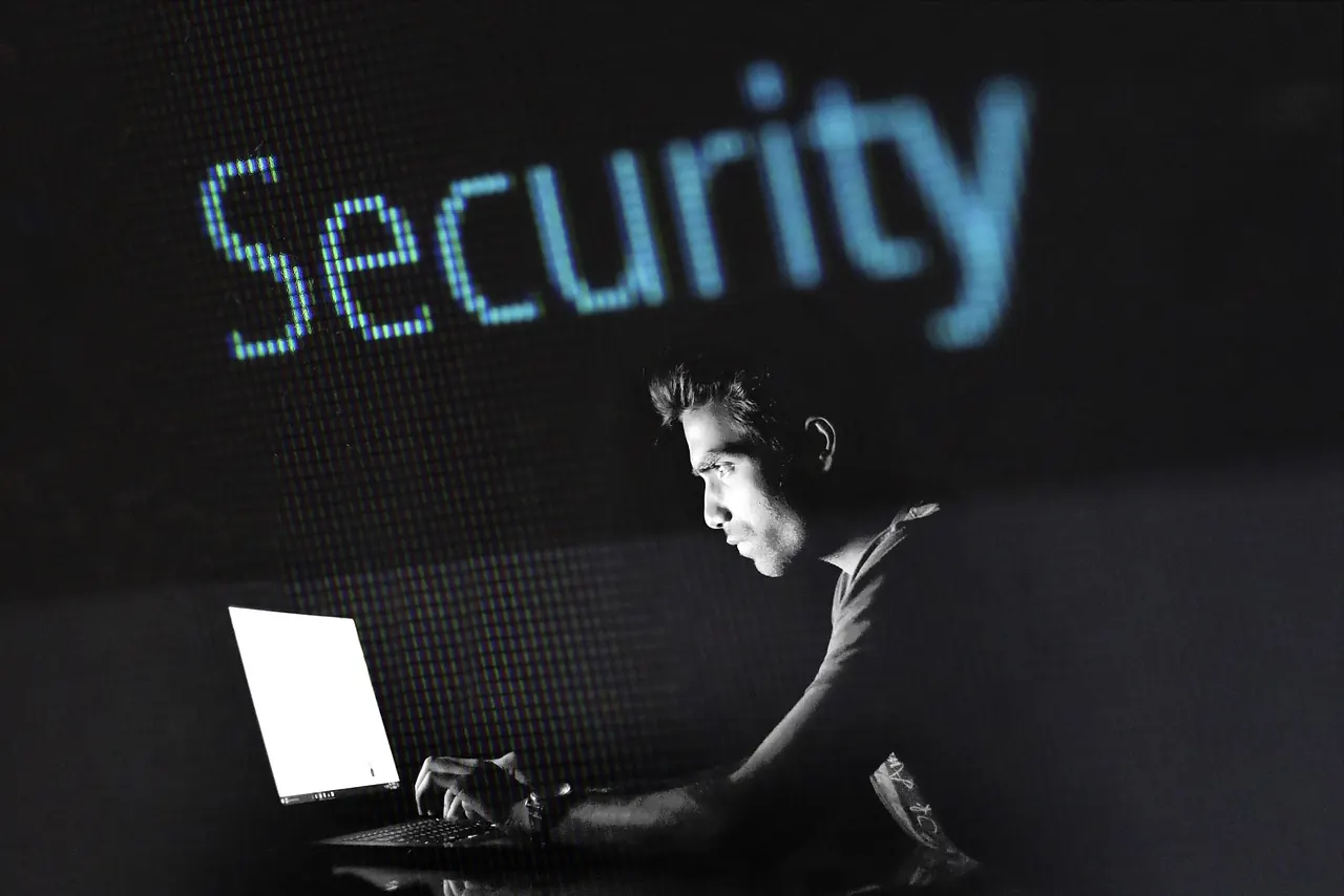 Administratoren besprechen POPcon-Konfiguration und SMTP-Connector für Exchange
