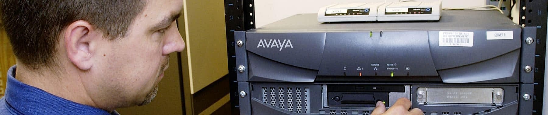 IT-Support Jobs in Hamburg - Techniker bei der Arbeit